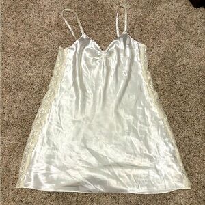 Intimate nightgown, white size medium